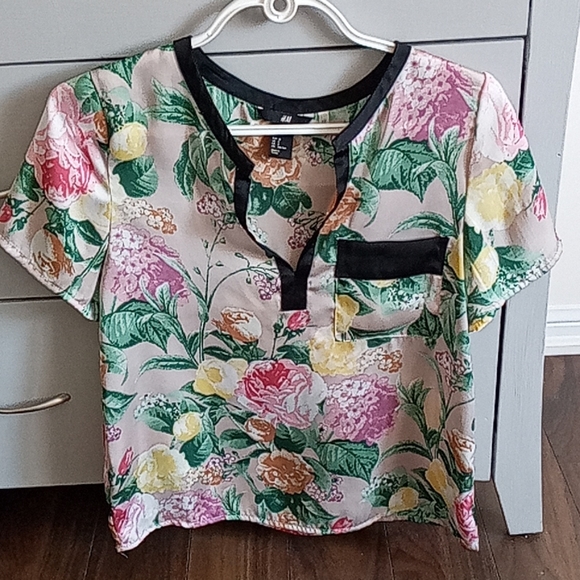H & M Floral Top - Picture 1 of 4